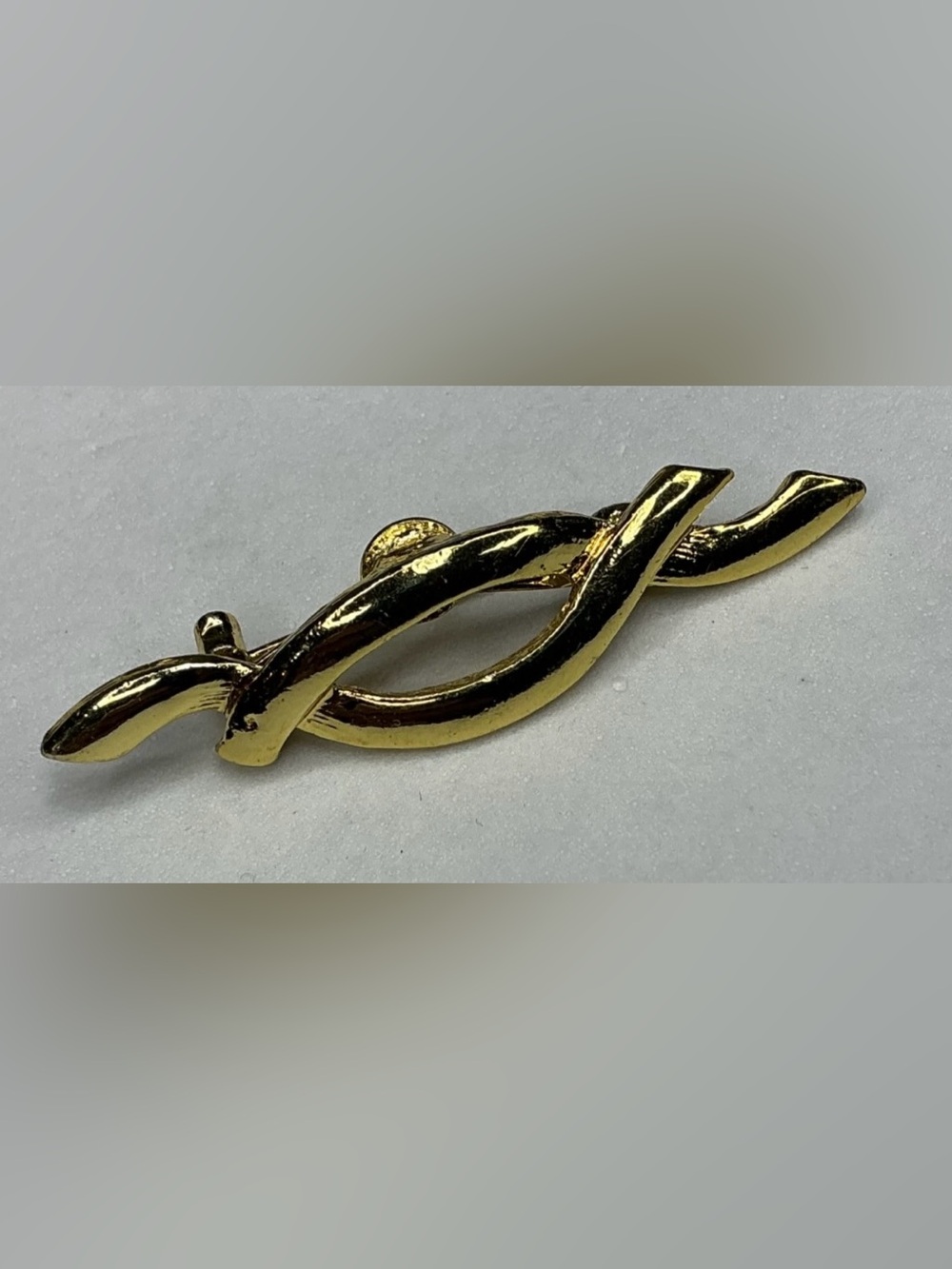 Vintage Monet Gold Twisted Ribbon Brooch